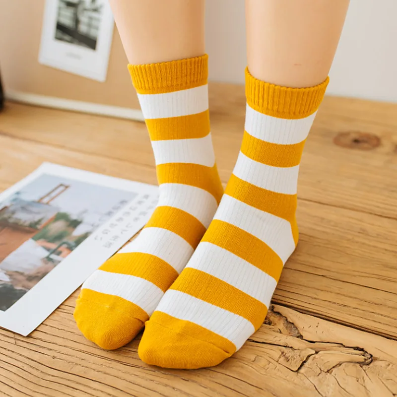 New Casual Japanese Wide Striped Tube Black Socks for Women Harajuku Simple Fashion Red Socks for Female Medias De Mujer 2019
New Casual Japanese Wide Striped Tube Black Socks for Women Harajuku Simple Fashion Red Socks for Female Medias De Mujer 2019