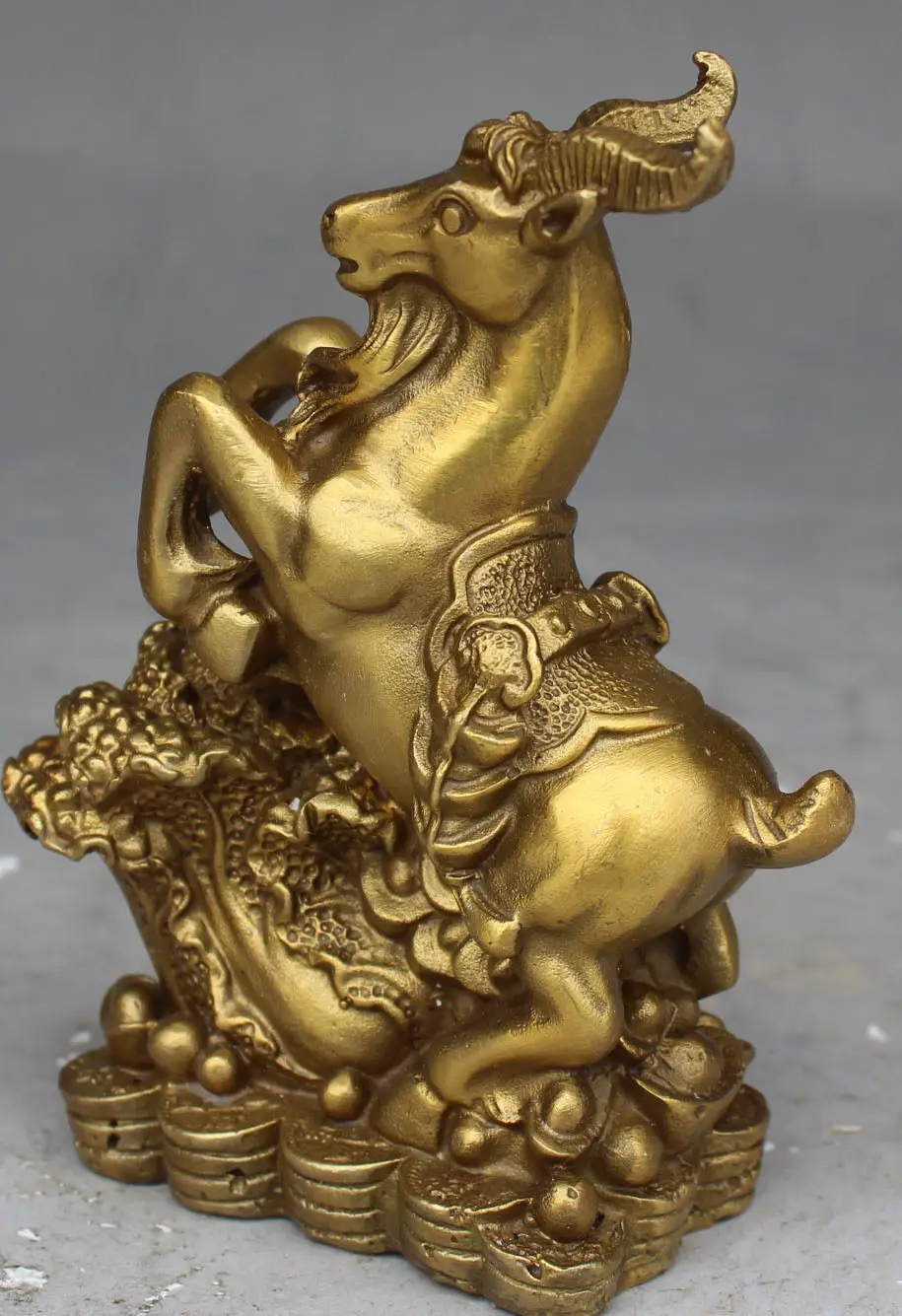 5"Chinese Bronze Feng Shui Folk wealth zodiac Animal Sheep Goat Ram BaiCai Statue
5"Chinese Bronze Feng Shui Folk wealth zodiac Animal Sheep Goat Ram BaiCai Statue