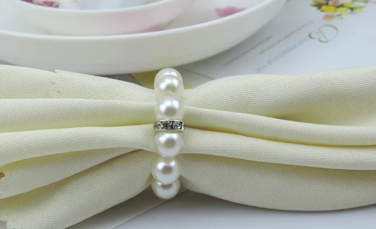 4pcs pearl napkin rings, napkin buckle napkin holder wedding and the hotel has a diamond napkin ring soft furnishings
4pcs pearl napkin rings, napkin buckle napkin holder wedding and the hotel has a diamond napkin ring soft furnishings