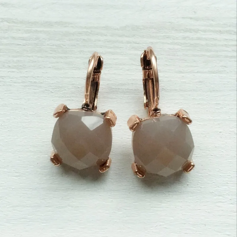 2017 Sell like hot cakes alloy earrings resin deserve to act the role of the French woman delicate earrings gift in winter
2017 Sell like hot cakes alloy earrings resin deserve to act the role of the French woman delicate earrings gift in winter