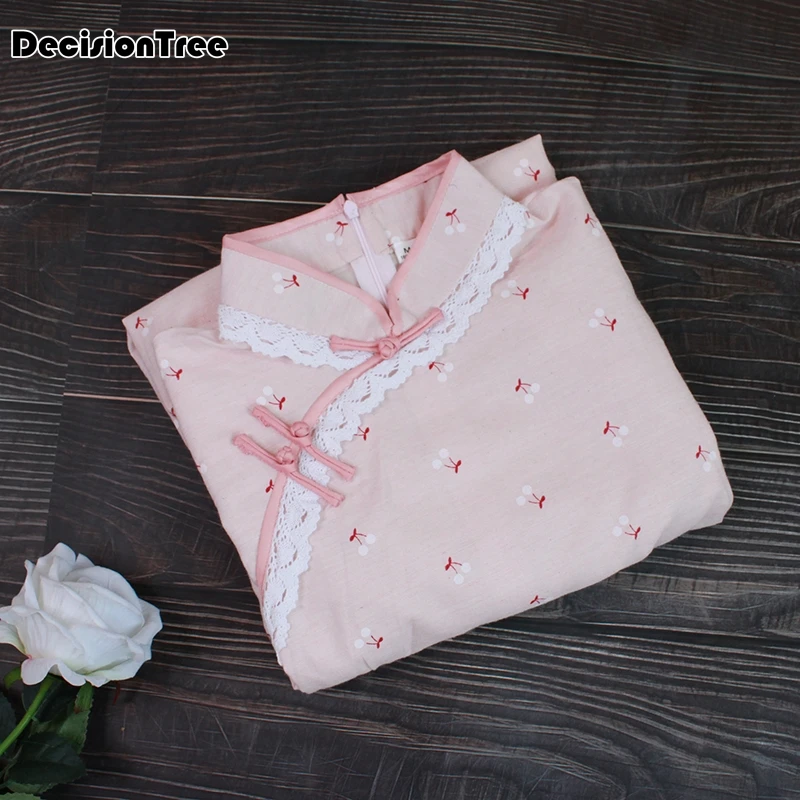 2019 vintage cheongsam dress bride wedding qipao short modern chinese traditional dress red qi pao vestido oriental style
2019 vintage cheongsam dress bride wedding qipao short modern chinese traditional dress red qi pao vestido oriental style