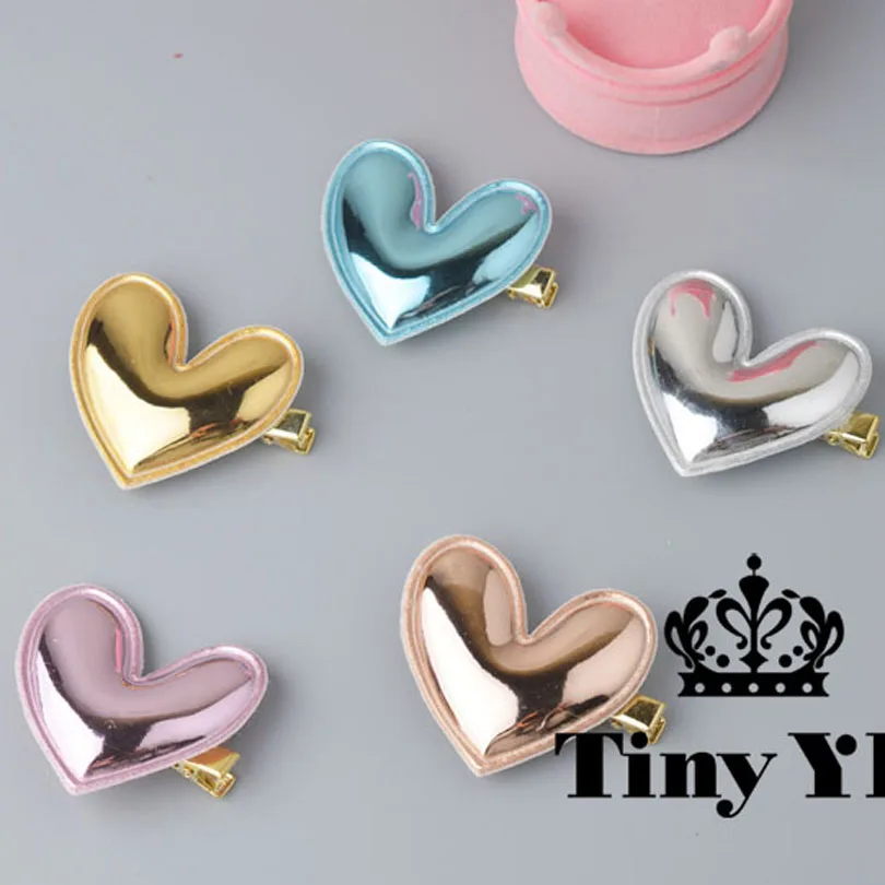 1 piece Gloss PU Leather Heart Hair Clip Gold Silver Shinny Girls Hairpin Blue Glitter Pretty Kid Pink Birthday Party Barrette
1 piece Gloss PU Leather Heart Hair Clip Gold Silver Shinny Girls Hairpin Blue Glitter Pretty Kid Pink Birthday Party Barrette