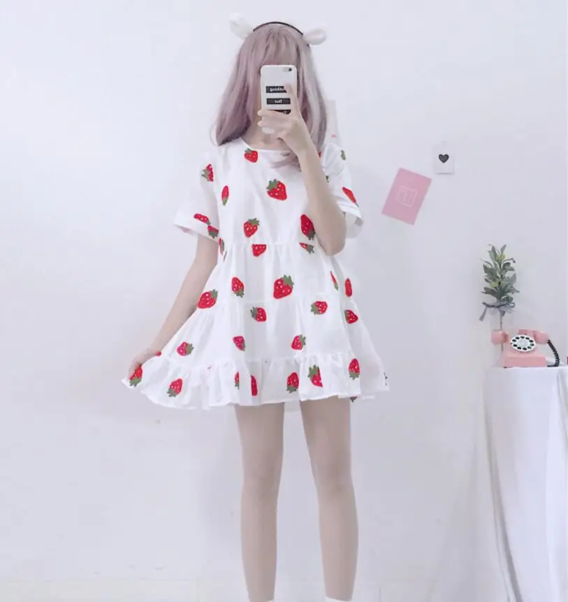 2018 summer new women small fresh Japanese strawberry embroidered cute short-sleeved dress
2018 summer new women small fresh Japanese strawberry embroidered cute short-sleeved dress