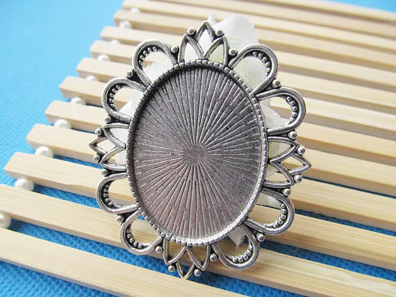 50pcs 2 Colors Oval Base Setting Tray Bezel Pendant Charm/Finding,Flower Border,Fit 30mmx40mm Cabochon/Cameo,DIY Accessory
50pcs 2 Colors Oval Base Setting Tray Bezel Pendant Charm/Finding,Flower Border,Fit 30mmx40mm Cabochon/Cameo,DIY Accessory