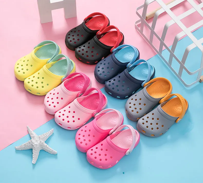 Explosion models fashion new children's slippers indoor non-slip baby beach shoes children's sandals men and women baby hole sho
Explosion models fashion new children's slippers indoor non-slip baby beach shoes children's sandals men and women baby hole sho