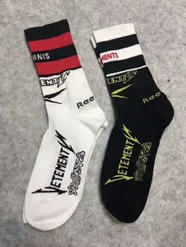 2018 vetements stockings couple sport basketball socks hiphop striped middle splice sock justin bieber mens socks 6 Color
2018 vetements stockings couple sport basketball socks hiphop striped middle splice sock justin bieber mens socks 6 Color