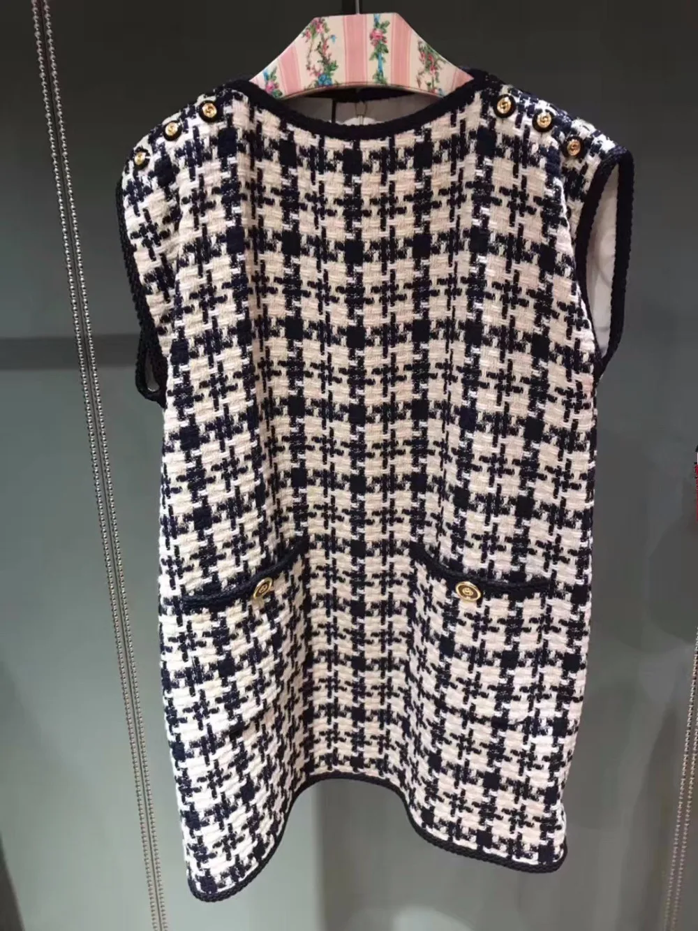 High quality lady's elegant tweed dress Brand new design spring autumn plaid sleeves dress A253
High quality lady's elegant tweed dress Brand new design spring autumn plaid sleeves dress A253