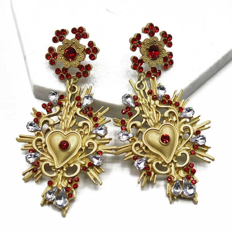Vintage Baroque Red Crystal Heart Earrings For Women Rhinestone Statement Drop Golden Flower Earing Jewelry Brincos 2019 Gifts
Vintage Baroque Red Crystal Heart Earrings For Women Rhinestone Statement Drop Golden Flower Earing Jewelry Brincos 2019 Gifts