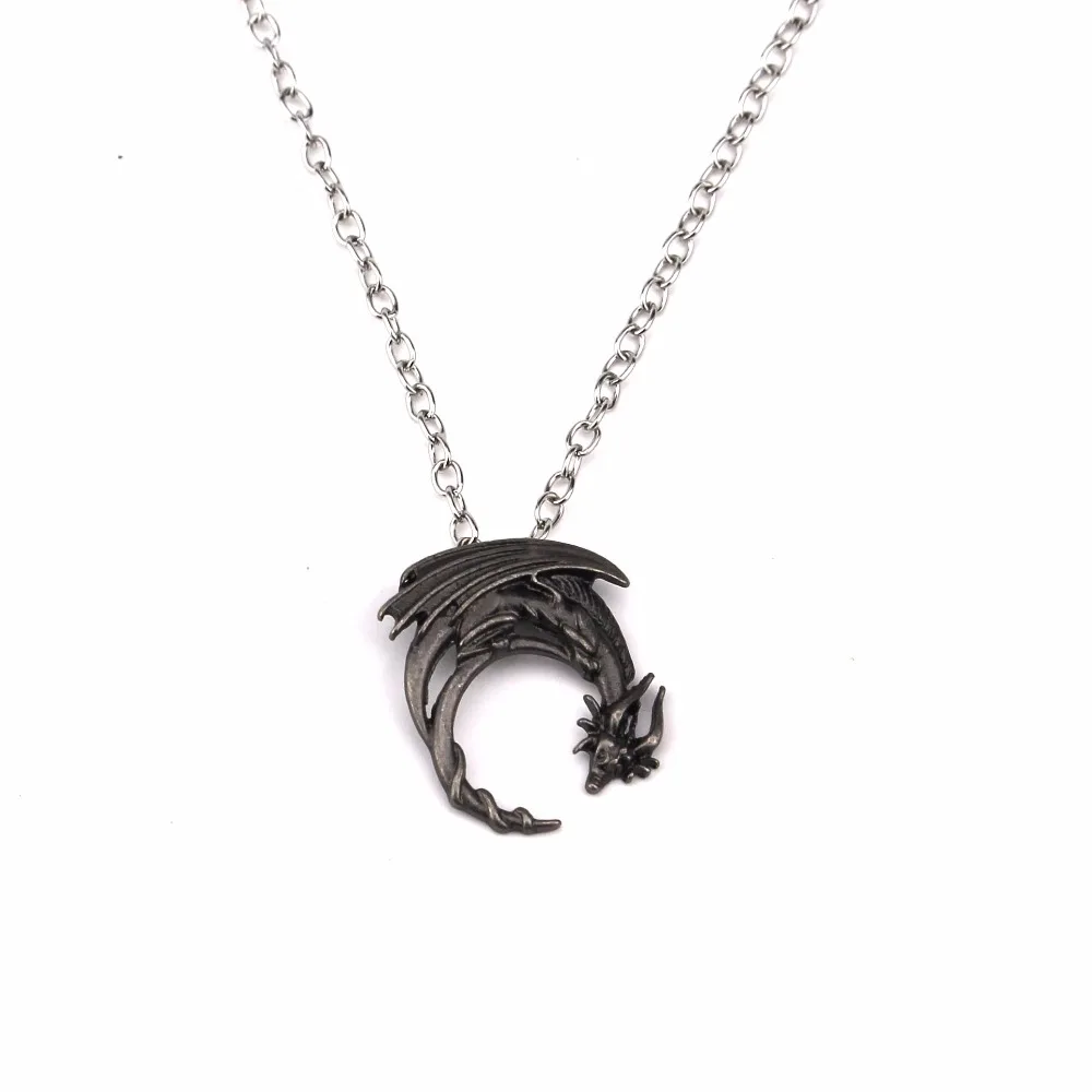 Hot Sale Game of Thrones Necklace Bronze Alloy Dragon Winged On Moon Pendant Medieval Symbolic Jewelry Fans Cosplay Accessory
Hot Sale Game of Thrones Necklace Bronze Alloy Dragon Winged On Moon Pendant Medieval Symbolic Jewelry Fans Cosplay Accessory