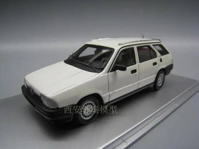 1:43 Alfa Romeo Giardinetta alloy model Car Diecast Metal Toys Birthday Gift For Kids Boy other
1:43 Alfa Romeo Giardinetta alloy model Car Diecast Metal Toys Birthday Gift For Kids Boy other