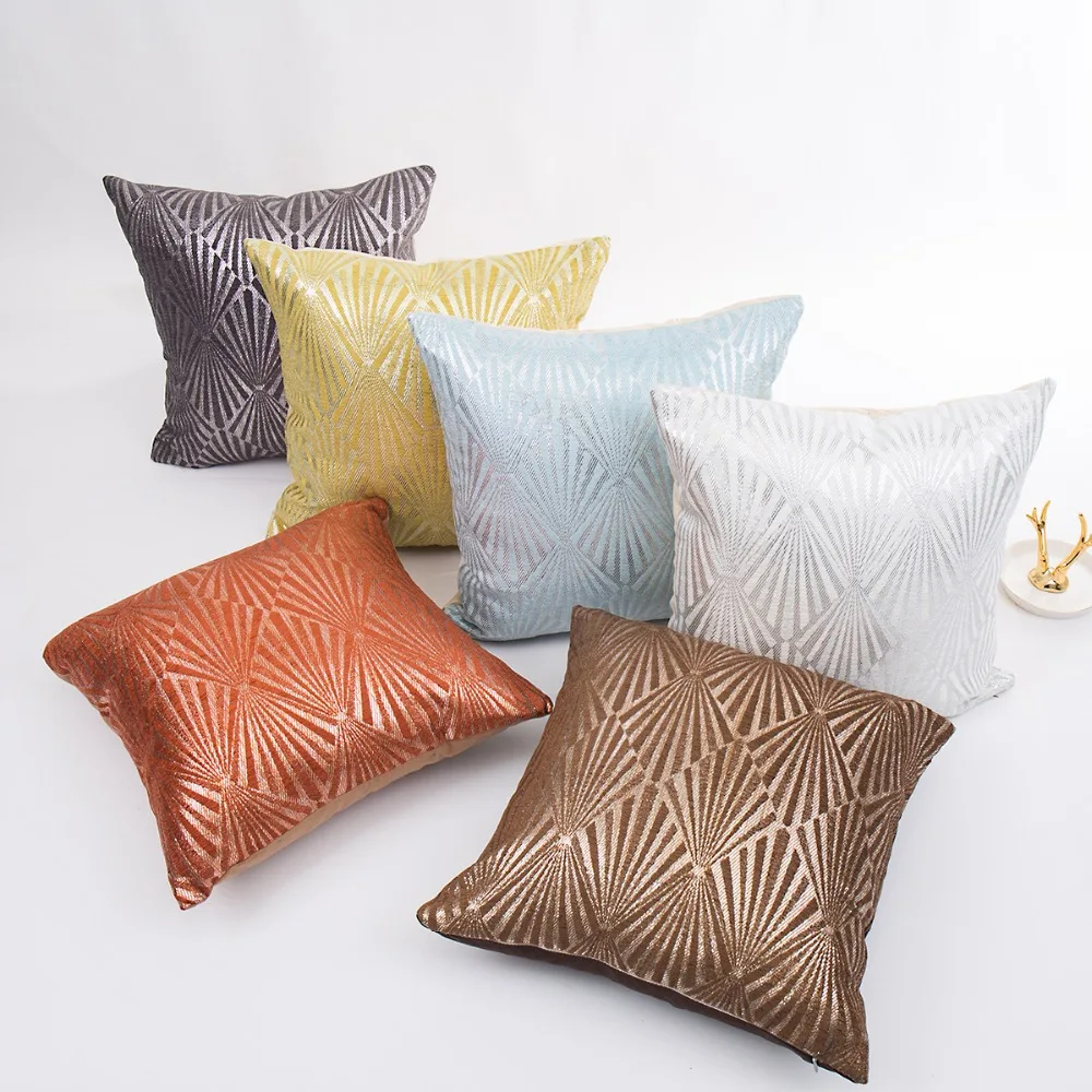 Chenille silver flower fan flower hug pillowcase without core living room decorative pillow case
Chenille silver flower fan flower hug pillowcase without core living room decorative pillow case