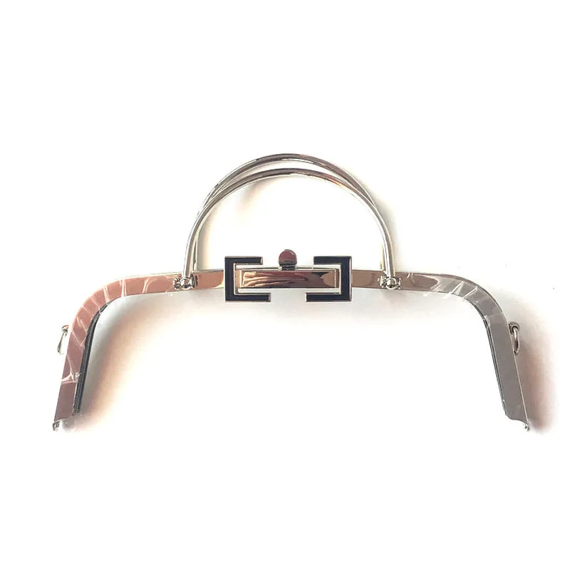 DIY Metal Purse Frame Handle Bag Beautiful Arc Shape Three Colors Smooth No Holes Handle Delicate Lock Luggage Accessories 30CM
DIY Metal Purse Frame Handle Bag Beautiful Arc Shape Three Colors Smooth No Holes Handle Delicate Lock Luggage Accessories 30CM