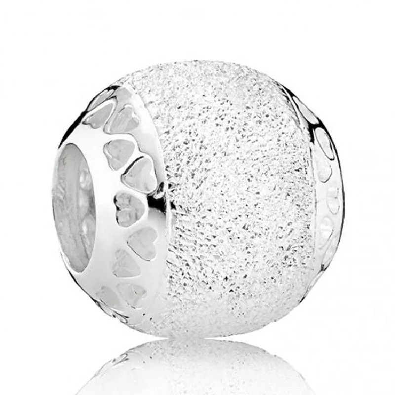 Authentic 925 Sterling Silver Bead Charm Cut-out Glittering Love Hearts Beads Fit Women Pandora Bracelet Bangle DIY Jewelry
Authentic 925 Sterling Silver Bead Charm Cut-out Glittering Love Hearts Beads Fit Women Pandora Bracelet Bangle DIY Jewelry