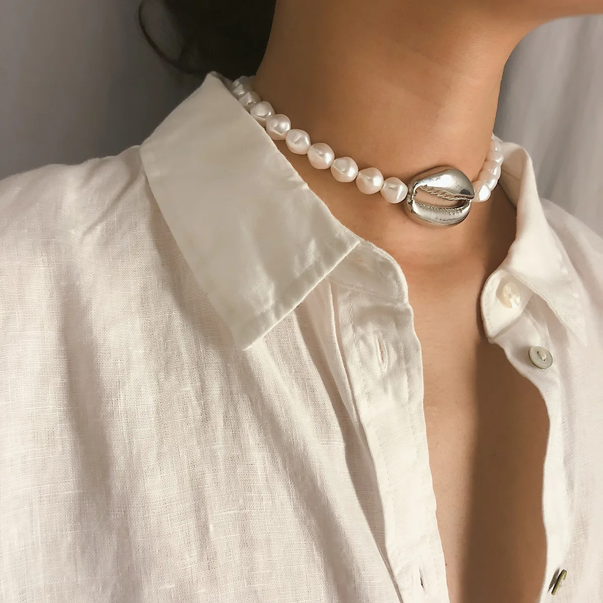 Bohemian Big Shell Pendant Choker Necklace Sexy Trendy Cowries Seashell Imulated Pearl Chain Necklace Wedding Jewelry 2019 New
Bohemian Big Shell Pendant Choker Necklace Sexy Trendy Cowries Seashell Imulated Pearl Chain Necklace Wedding Jewelry 2019 New