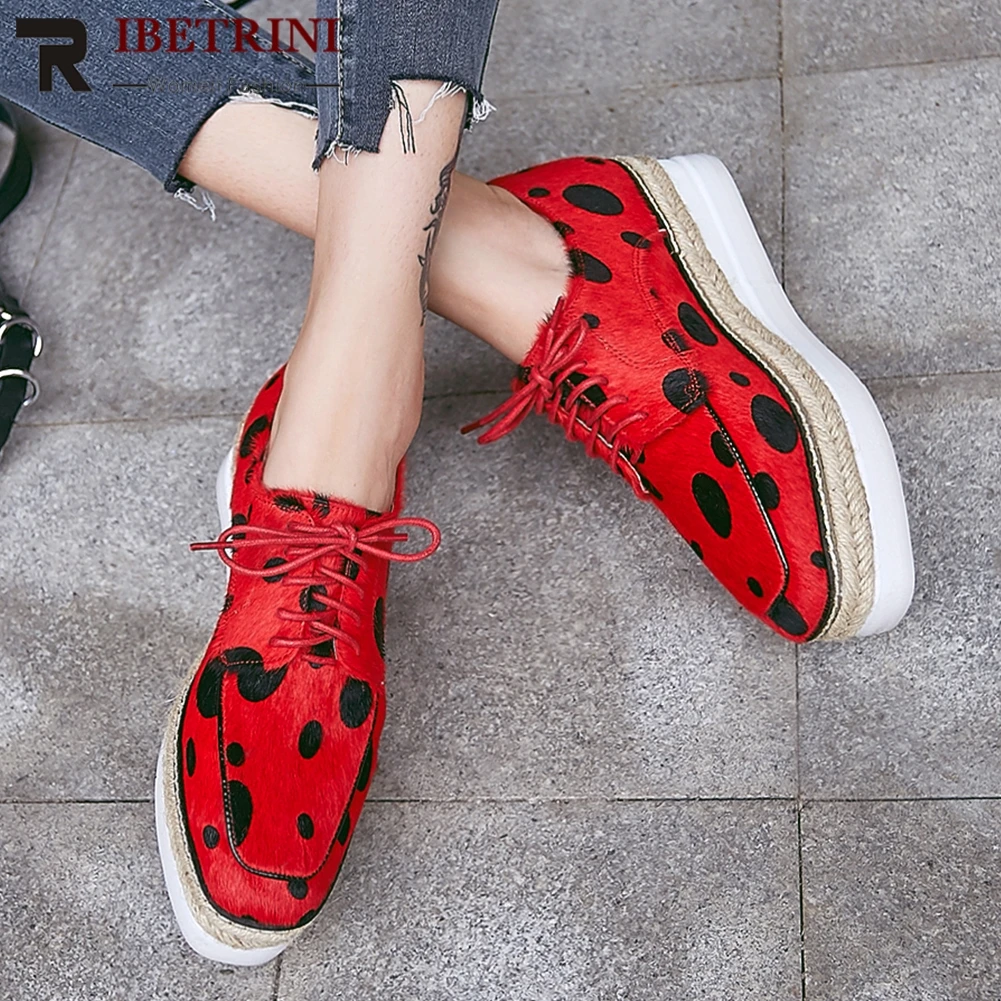 RIBETRINI 2019 Ploka Dot Top Quality Horsehair Flats Woman Flat Platform Sheepskin Insole Flats Women Comfortable Shoes Woman
RIBETRINI 2019 Ploka Dot Top Quality Horsehair Flats Woman Flat Platform Sheepskin Insole Flats Women Comfortable Shoes Woman
