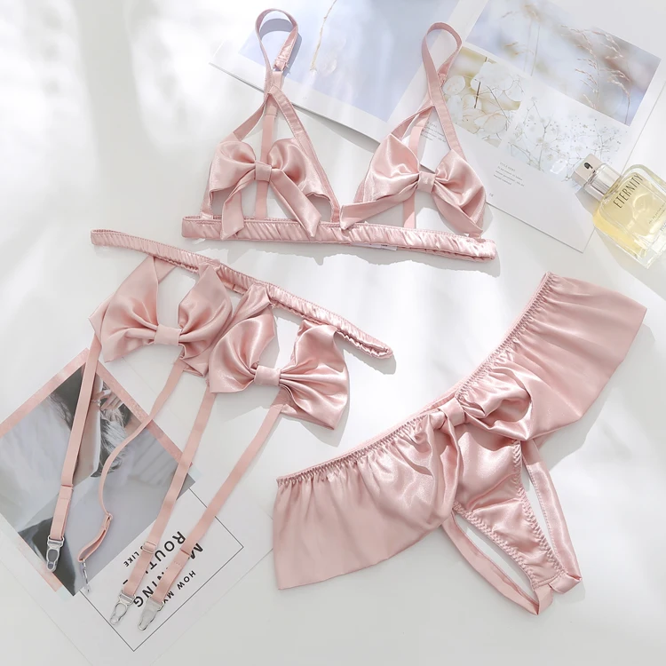 Sexy Underwear Open Dew Cream Lingerie Three Pieces Set Bow Dot Bra Crotchless Panties Garter Satin Outfit Set Women Intimates
Sexy Underwear Open Dew Cream Lingerie Three Pieces Set Bow Dot Bra Crotchless Panties Garter Satin Outfit Set Women Intimates
