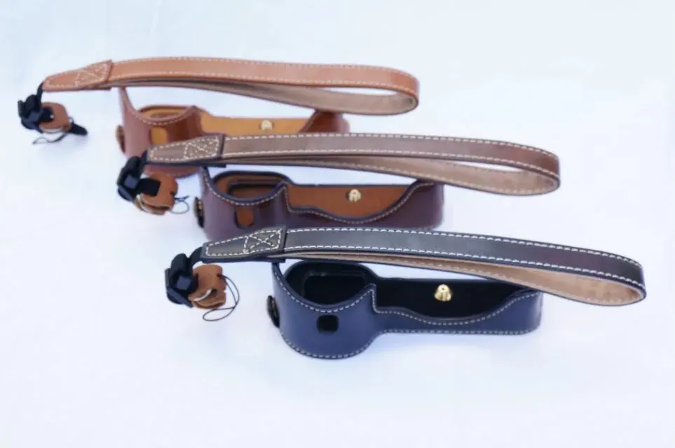 New Camera Bag Half Body Set Case PU Leather Cover for Sony ILCE-7R A7R a7r FE 24-70mm FE 35mm Lens With Battery Bottom Opening
New Camera Bag Half Body Set Case PU Leather Cover for Sony ILCE-7R A7R a7r FE 24-70mm FE 35mm Lens With Battery Bottom Opening