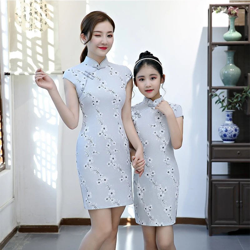 2019 New Parent-child Cheongsam Chinese Style Cotton and hemp floret short sleeve slim mother and daughter dress
2019 New Parent-child Cheongsam Chinese Style Cotton and hemp floret short sleeve slim mother and daughter dress