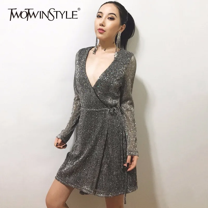 TWOTWINSTYLE Sequins Dress Female Strapless Deep V Neck Lace Up High Waist Long Sleeve Sexy Dresses 2019 Spring Fashion Clothing
TWOTWINSTYLE Sequins Dress Female Strapless Deep V Neck Lace Up High Waist Long Sleeve Sexy Dresses 2019 Spring Fashion Clothing