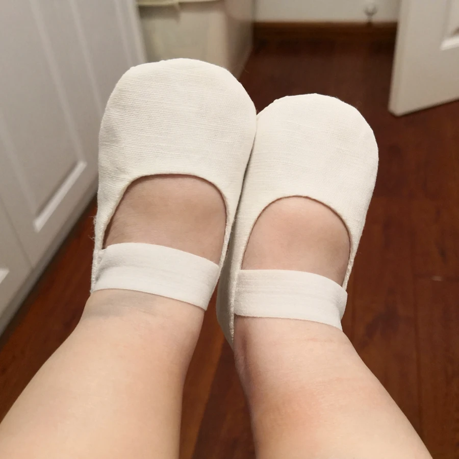White Linen Loafers for Baby Boy or Girl Soft Sole Baby Booties simple plain baptism shoes
White Linen Loafers for Baby Boy or Girl Soft Sole Baby Booties simple plain baptism shoes