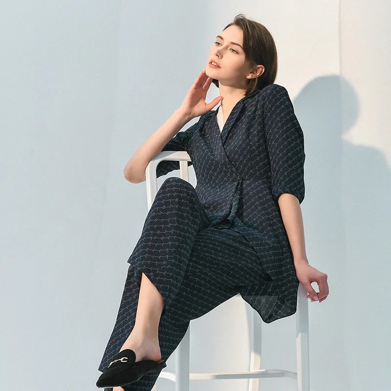 100% Silk Two Piece Set Womens Wide Leg Pants Suit Half Sleeves Elastic Waist Lrregular Hem New Fashion Style
100% Silk Two Piece Set Womens Wide Leg Pants Suit Half Sleeves Elastic Waist Lrregular Hem New Fashion Style