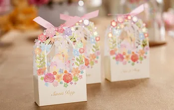 Romantic Wedding Gift Box Elegant Luxury Decoration Flower Bride Laser Cut Party Sweet Favors Wedding Paper Candy Box
Romantic Wedding Gift Box Elegant Luxury Decoration Flower Bride Laser Cut Party Sweet Favors Wedding Paper Candy Box