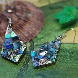 FREE SHIPPING Unique Colored Natural Saltwater Shell Elegant Earrings Geometric Style Quality S925 Silver Fashion Ethnic Jewelry
FREE SHIPPING Unique Colored Natural Saltwater Shell Elegant Earrings Geometric Style Quality S925 Silver Fashion Ethnic Jewelry