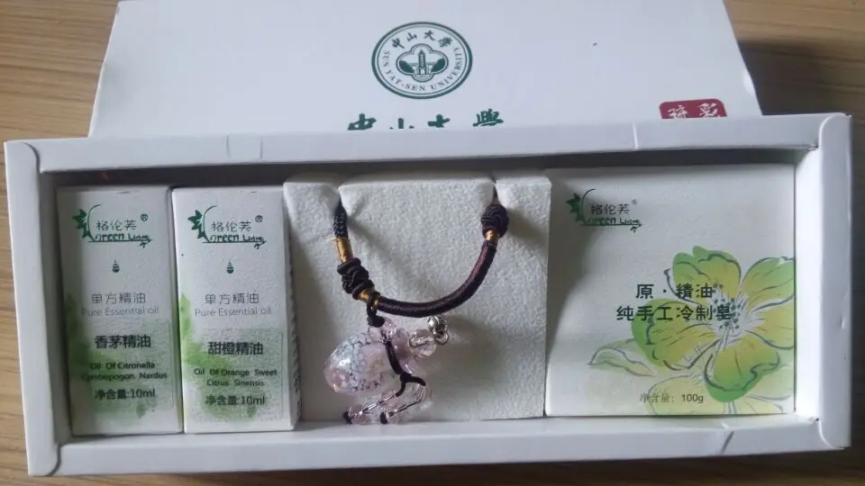 free shipping essential oil neckace diffuser Perfume jewelry women girl gift set 20ml essetial oils cute little bottle
free shipping essential oil neckace diffuser Perfume jewelry women girl gift set 20ml essetial oils cute little bottle