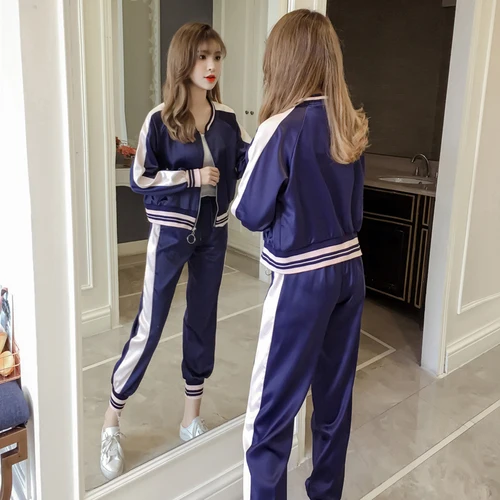 New 2019 Spring And Autumn Korean Zip Casual Sport Suit Women Brief Striped Preppy Style Korean Two Piece Set 
New 2019 Spring And Autumn Korean Zip Casual Sport Suit Women Brief Striped Preppy Style Korean Two Piece Set