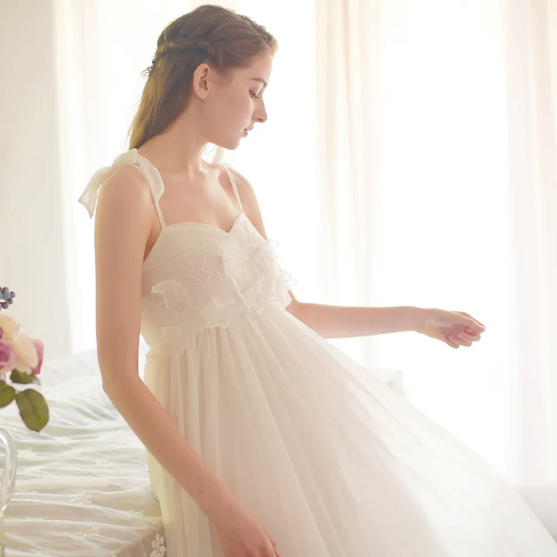 Summer Sexy Spaghetti Strap Sleepshirts Three-dimensional Flowers Nightgowns Retro Court Princess Goddess Lace Long Sleepwear
Summer Sexy Spaghetti Strap Sleepshirts Three-dimensional Flowers Nightgowns Retro Court Princess Goddess Lace Long Sleepwear