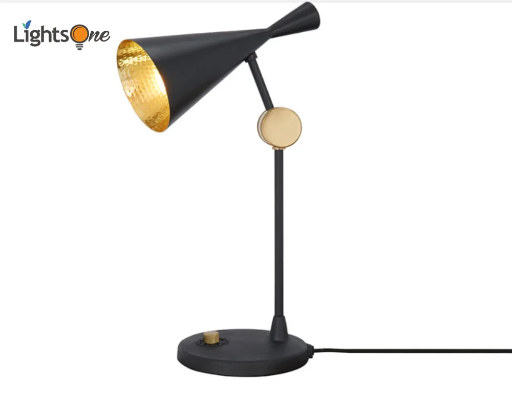 European classic post-modern American adjustable table lamp study decorative lamp bedside neo-classical style table light
European classic post-modern American adjustable table lamp study decorative lamp bedside neo-classical style table light