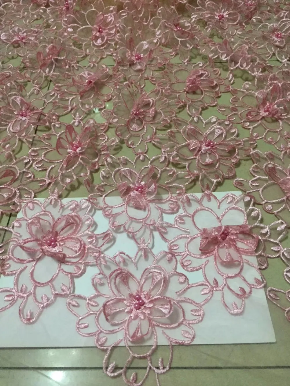 Fashion 3D Flowers In Pink French Lace Fabric New High Quality Lace Net African Lace Fabric With Beads Lace Fabrics For Wedding
Fashion 3D Flowers In Pink French Lace Fabric New High Quality Lace Net African Lace Fabric With Beads Lace Fabrics For Wedding