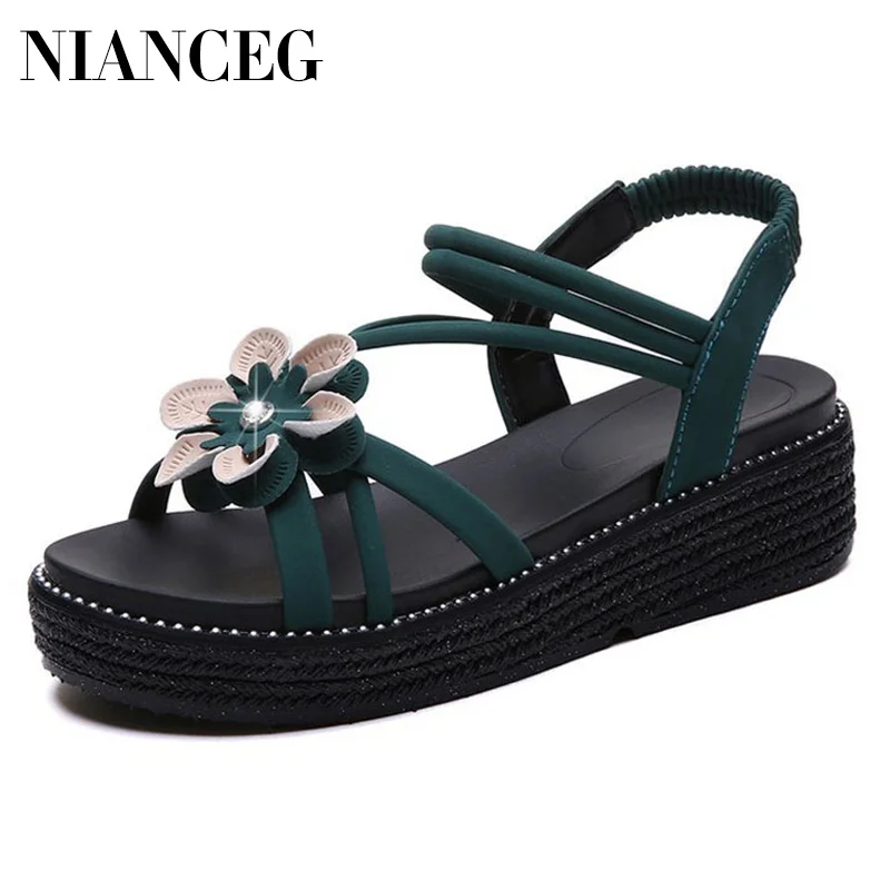 Women Beach Sandals 2019 summer new Korean version of the platform sandals female flowers casual students flat sandals
Women Beach Sandals 2019 summer new Korean version of the platform sandals female flowers casual students flat sandals