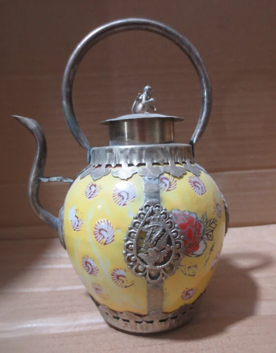 christmas decorations for home+ Metal Crafts Antique antiques Tibet silver yellow ceramic pot,painting flowers teapot
christmas decorations for home+ Metal Crafts Antique antiques Tibet silver yellow ceramic pot,painting flowers teapot
