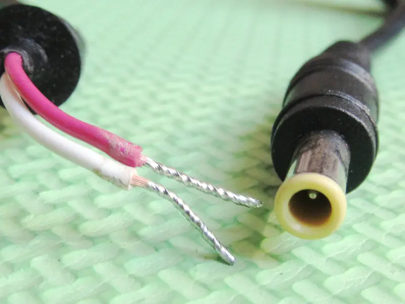 1 Article Straight DC 5.0 x 3.0mm with pin cable power adapter connector cord 1.18 Meret For Samsung Laptop / Notebook
1 Article Straight DC 5.0 x 3.0mm with pin cable power adapter connector cord 1.18 Meret For Samsung Laptop / Notebook
