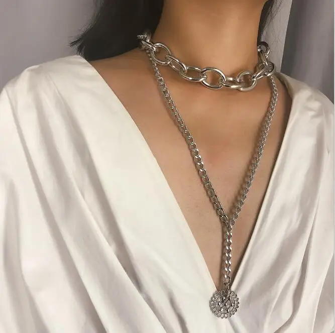 2019 new cool wind temperament pendant item with sweater chain Exaggerated chain double layer openwork disk necklace
2019 new cool wind temperament pendant item with sweater chain Exaggerated chain double layer openwork disk necklace