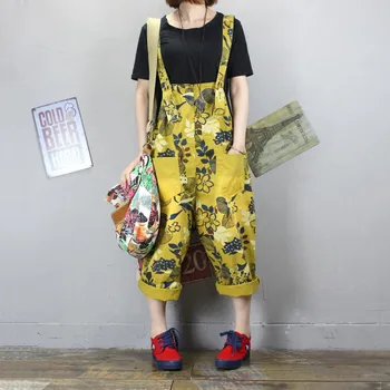 2019 Spring and Summer New Hole Denim Bib pants Women Modis Loose Large size Cropped trousers Printed Jumpsuit tide pants
2019 Spring and Summer New Hole Denim Bib pants Women Modis Loose Large size Cropped trousers Printed Jumpsuit tide pants