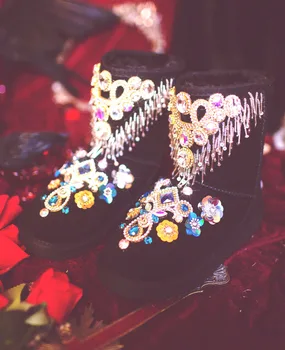Luxury Flower Handmade Bling Rhinestones Bead Women Boot Sequins Tassel Chain Cowhide Snow Female Winter Shoes Botines Mujer
Luxury Flower Handmade Bling Rhinestones Bead Women Boot Sequins Tassel Chain Cowhide Snow Female Winter Shoes Botines Mujer