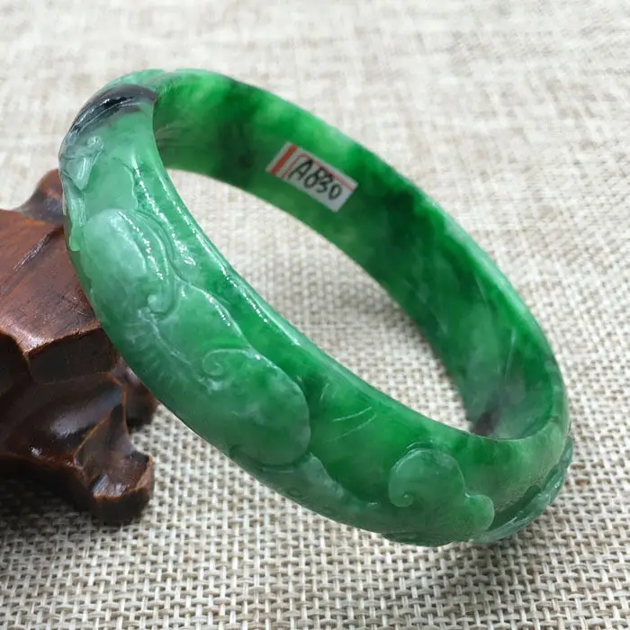 60mm Vintage Chinese Hand-carved Emerald Green Jadeite Jade Bracelet Bangle 830
60mm Vintage Chinese Hand-carved Emerald Green Jadeite Jade Bracelet Bangle 830