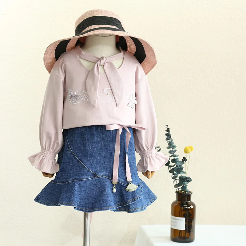 Children's Clothes 2018 Autumn New Sweet Girl Foreign Bow Tie Cotton Sweater with Stretch Denim Skirt Set
Children's Clothes 2018 Autumn New Sweet Girl Foreign Bow Tie Cotton Sweater with Stretch Denim Skirt Set