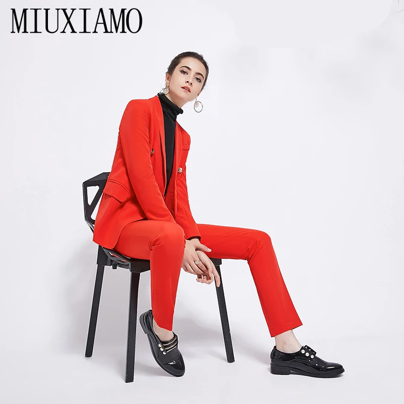 MIUXIMAO Newest Fall Winter 2019 Runway Designer Blazer Jacket Women's Lion Gold Buttons Double Breasted Overcoat Suit vestido
MIUXIMAO Newest Fall Winter 2019 Runway Designer Blazer Jacket Women's Lion Gold Buttons Double Breasted Overcoat Suit vestido