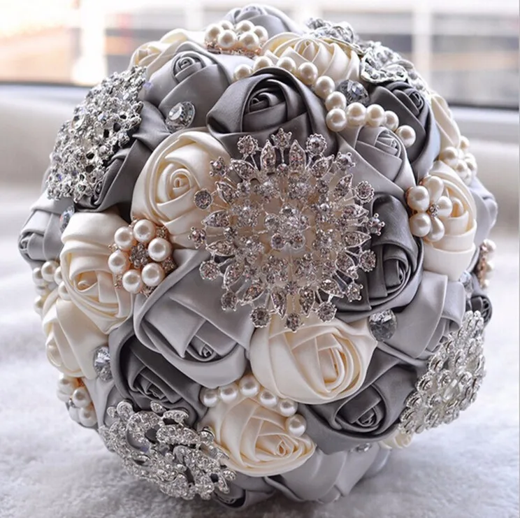 

2017 Ivory White Bridal Wedding Bouquet de mariage Pearls Bridesmaid Artificial Wedding Bouquets Flower Crystal buque de noiva