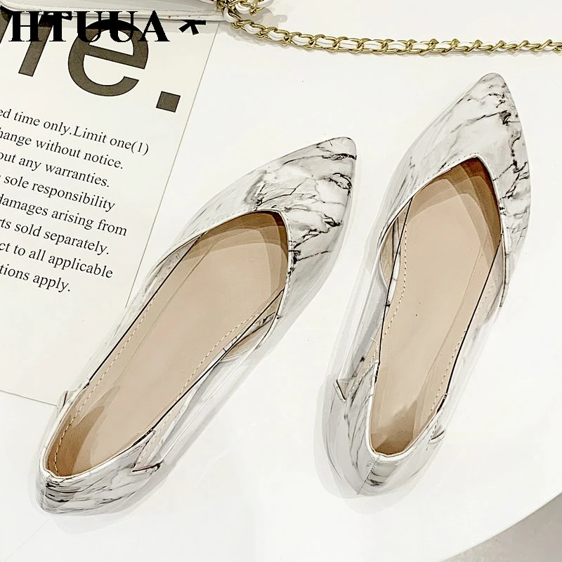 HTUUA Cozy Flat Shoes Women 2019 Autumn Summer PU Leather Splice Clear PVC Slip On Loafers Ladies Flats Casual Shoes Woman S3016
HTUUA Cozy Flat Shoes Women 2019 Autumn Summer PU Leather Splice Clear PVC Slip On Loafers Ladies Flats Casual Shoes Woman S3016