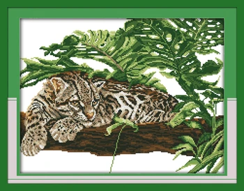 African Tiger on the tree, counted printed on fabric DMC 14CT 11CT Cross Stitch kits,embroidery needlework Sets, Home Decor
African Tiger on the tree, counted printed on fabric DMC 14CT 11CT Cross Stitch kits,embroidery needlework Sets, Home Decor
