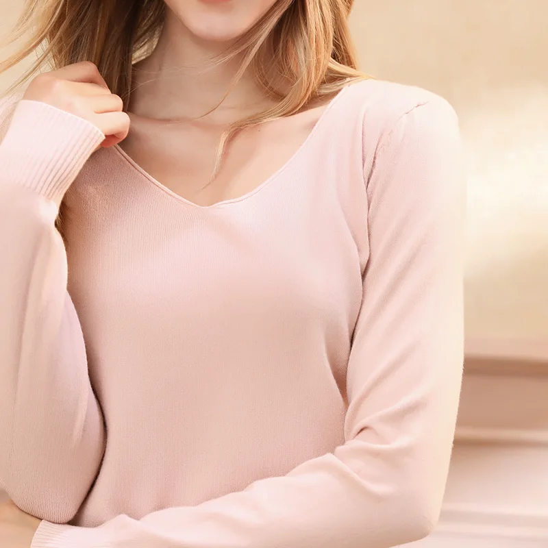 Autumn and winter new women's solid color large V-neck sweater bottoming cashmere sweater wearing a pullover sweater
Autumn and winter new women's solid color large V-neck sweater bottoming cashmere sweater wearing a pullover sweater