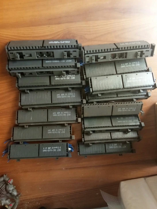 1pcs Original Used 6ES7 392-1AJ00-0AA0 6ES7392-1AJ00-0AA0 20-pin I/O Modules front CONNECTOR Stecker for S7-300 PLC
1pcs Original Used 6ES7 392-1AJ00-0AA0 6ES7392-1AJ00-0AA0 20-pin I/O Modules front CONNECTOR Stecker for S7-300 PLC