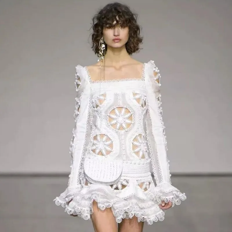 Runway Dress 2019 New Arrival Women High Quality Luxury Designer Flare Long Sleeve Hollow Out Lace Party Ruffle Dress Female 
Runway Dress 2019 New Arrival Women High Quality Luxury Designer Flare Long Sleeve Hollow Out Lace Party Ruffle Dress Female