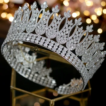 Luxury European Jewelry Round Wedding Headdress and Crown Bride Design Parade Queen's Crown 
Luxury European Jewelry Round Wedding Headdress and Crown Bride Design Parade Queen's Crown