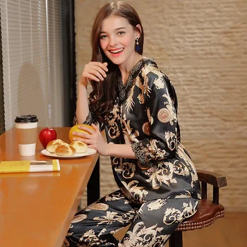 Spring and summer female pajama set ninth sleeve ankle length pants v neck print home set for women
Spring and summer female pajama set ninth sleeve ankle length pants v neck print home set for women