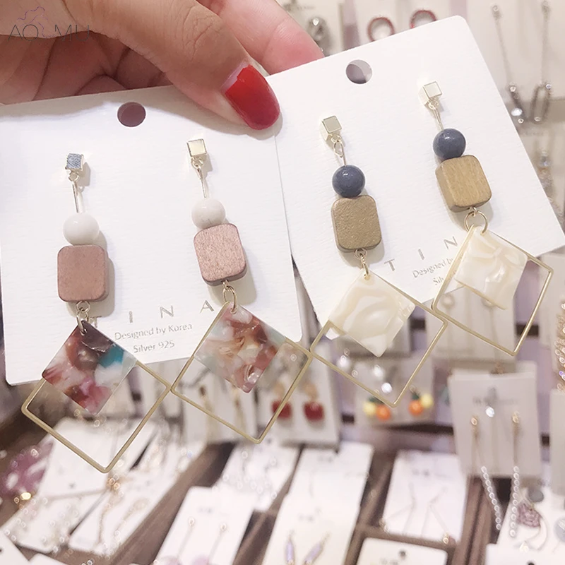 AOMU Creative Sweet S925 Sterling Silver Pin Geometric Square Acrylic Wooden Beads Shell Long Acetate Earrings for Women Girl
AOMU Creative Sweet S925 Sterling Silver Pin Geometric Square Acrylic Wooden Beads Shell Long Acetate Earrings for Women Girl
